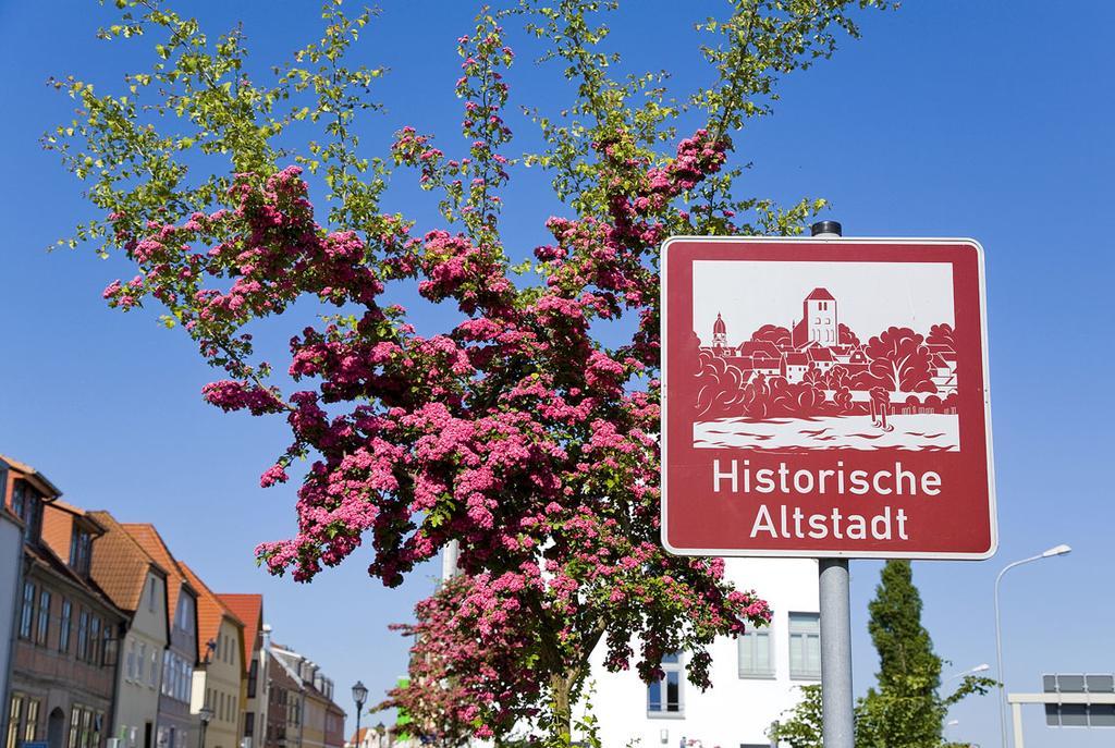 Ferienwohnung Uferpromenade Waren  Exterior foto