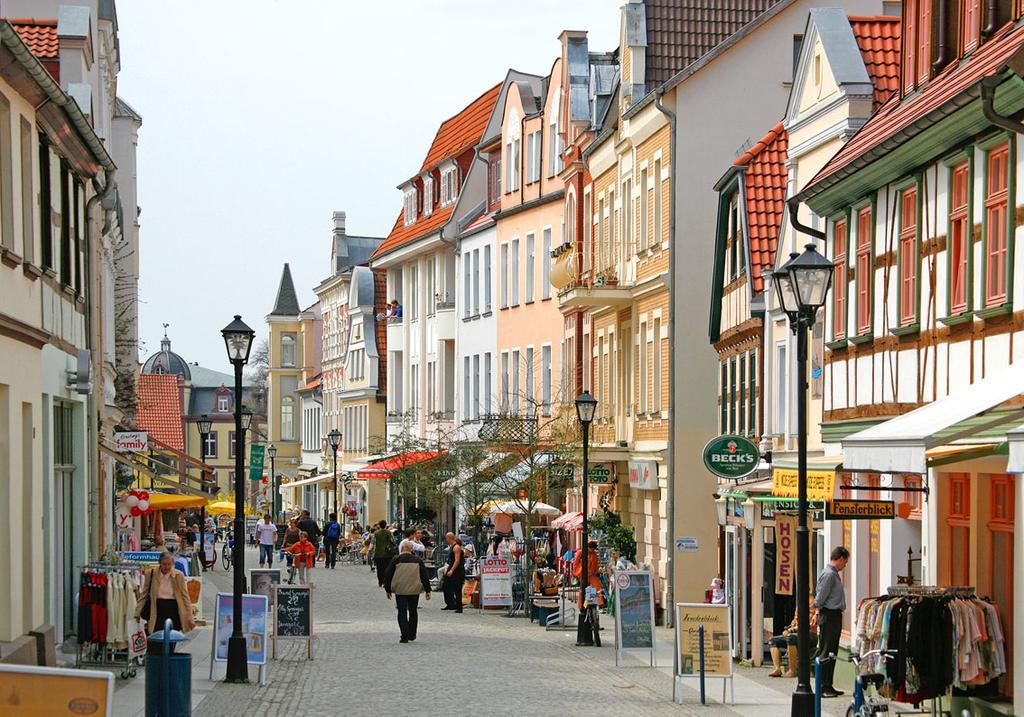 Ferienwohnung Uferpromenade Waren  Exterior foto