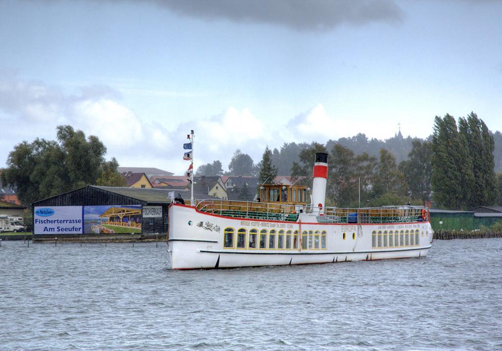 Ferienwohnung Uferpromenade Waren  Exterior foto